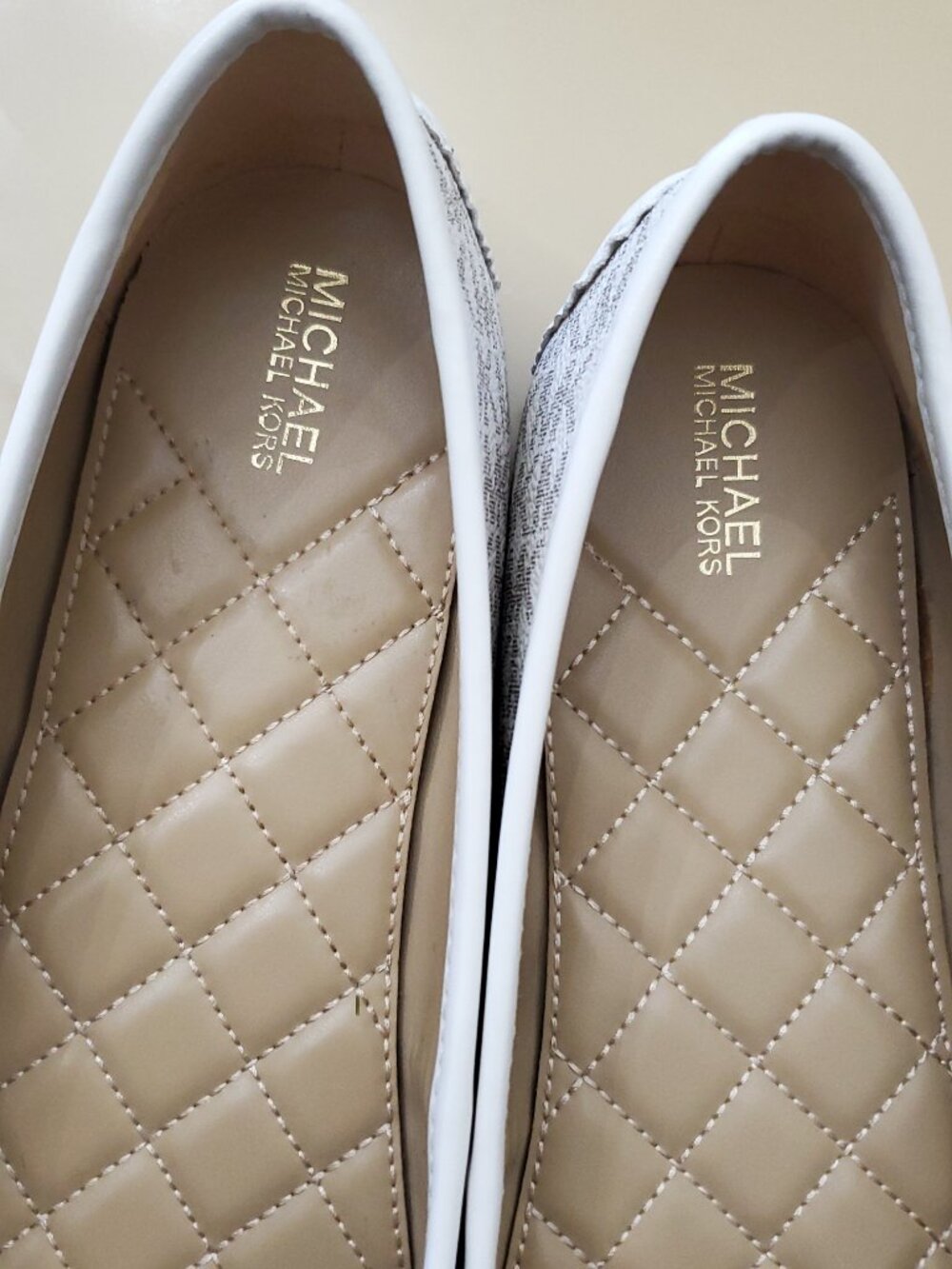 Michael Kors Lillie Moccasin Flat Shoes MK Signature Vanilla Gold Logo Size 10 - Picture 5 of 11